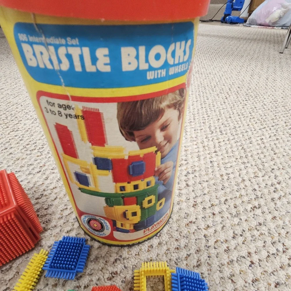 Playskool #806 Bristle Blocks With Wheels Intermediate Set Vintage 1976 34 Piece